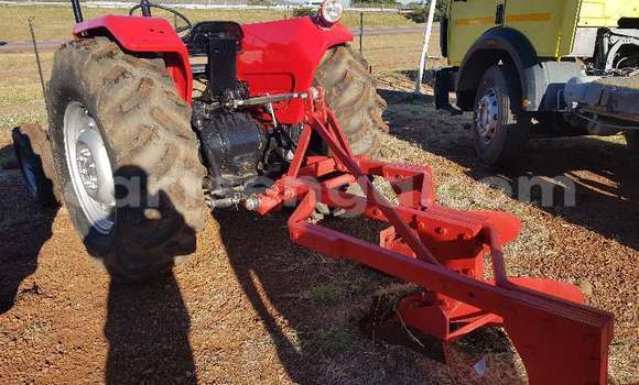 Buy Used Caterpillar 120 Red Truck in Mbabane in Manzini Buy Used Caterpillar 120 Red Truck in Mbabane in Manzini