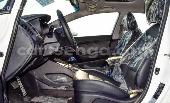 Nunua Imported Kia Cerato White Gari ndani ya Import - Dubai nchini Hhohho Nunua Imported Kia Cerato White Gari ndani ya Import - Dubai nchini Hhohho