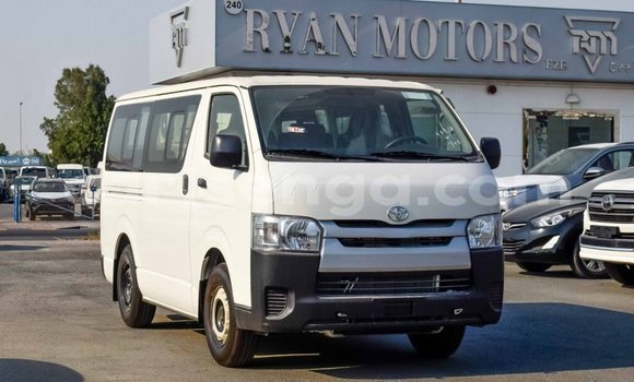 Buy Import Toyota Hiace White Car in Import - Dubai in Hhohho Buy Import Toyota Hiace White Car in Import - Dubai in Hhohho