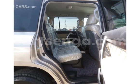 Buy Import Toyota Land Cruiser Other Car in Import - Dubai in Hhohho Buy Import Toyota Land Cruiser Other Car in Import - Dubai in Hhohho
