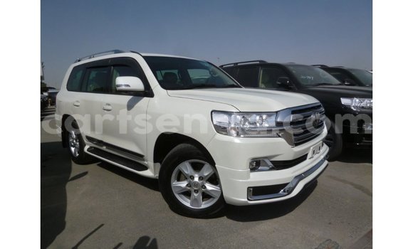 Buy Import Toyota Land Cruiser White Car in Import - Dubai in Hhohho Buy Import Toyota Land Cruiser White Car in Import - Dubai in Hhohho