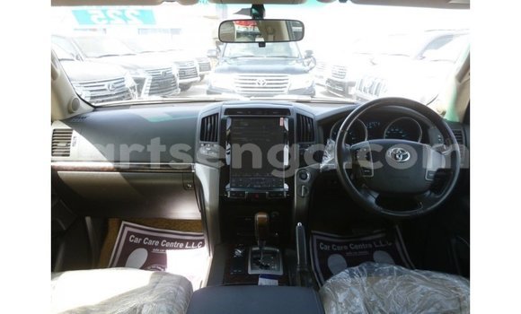 Buy Import Toyota Land Cruiser White Car in Import - Dubai in Hhohho Buy Import Toyota Land Cruiser White Car in Import - Dubai in Hhohho
