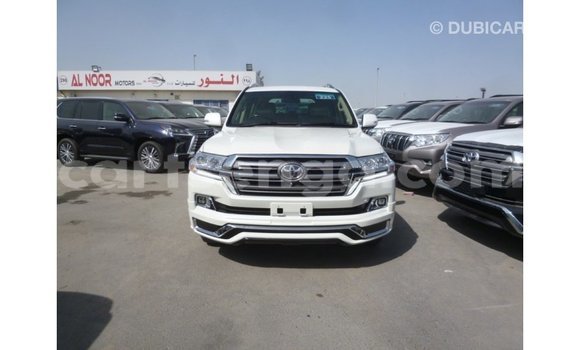 Buy Import Toyota Land Cruiser White Car in Import - Dubai in Hhohho Buy Import Toyota Land Cruiser White Car in Import - Dubai in Hhohho