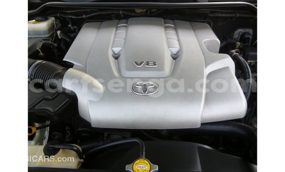 Buy Import Toyota Land Cruiser White Car in Import - Dubai in Hhohho Buy Import Toyota Land Cruiser White Car in Import - Dubai in Hhohho