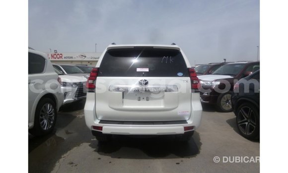 Acheter Import Voiture Toyota Prado Blanc à Import - Dubai, Hhohho Acheter Import Voiture Toyota Prado Blanc à Import - Dubai, Hhohho