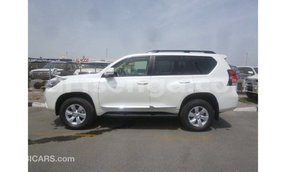 Acheter Import Voiture Toyota Prado Blanc à Import - Dubai, Hhohho Acheter Import Voiture Toyota Prado Blanc à Import - Dubai, Hhohho