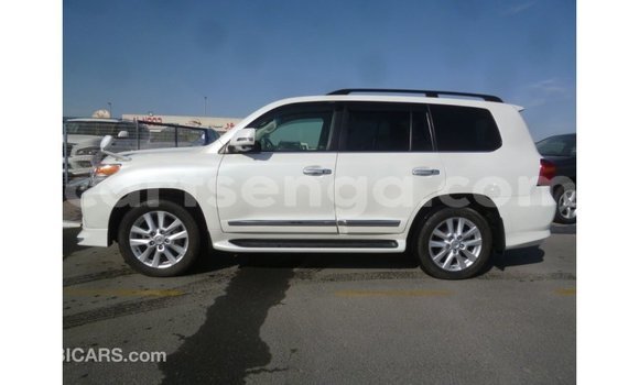 Nunua Imported Toyota Land Cruiser White Gari ndani ya Import - Dubai nchini Hhohho Nunua Imported Toyota Land Cruiser White Gari ndani ya Import - Dubai nchini Hhohho