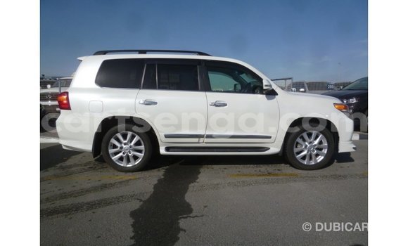 Nunua Imported Toyota Land Cruiser White Gari ndani ya Import - Dubai nchini Hhohho Nunua Imported Toyota Land Cruiser White Gari ndani ya Import - Dubai nchini Hhohho