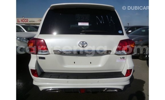 Nunua Imported Toyota Land Cruiser White Gari ndani ya Import - Dubai nchini Hhohho Nunua Imported Toyota Land Cruiser White Gari ndani ya Import - Dubai nchini Hhohho