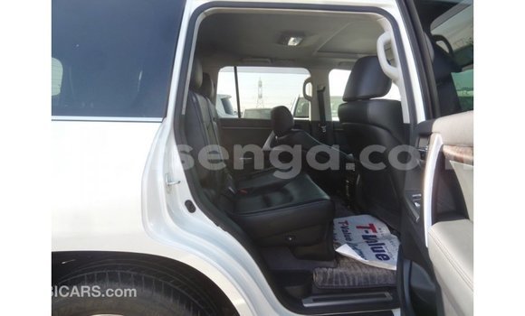 Nunua Imported Toyota Land Cruiser White Gari ndani ya Import - Dubai nchini Hhohho Nunua Imported Toyota Land Cruiser White Gari ndani ya Import - Dubai nchini Hhohho