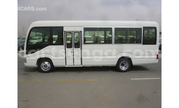 Nunua Imported Toyota Coaster White Gari ndani ya Import - Dubai nchini Hhohho Nunua Imported Toyota Coaster White Gari ndani ya Import - Dubai nchini Hhohho