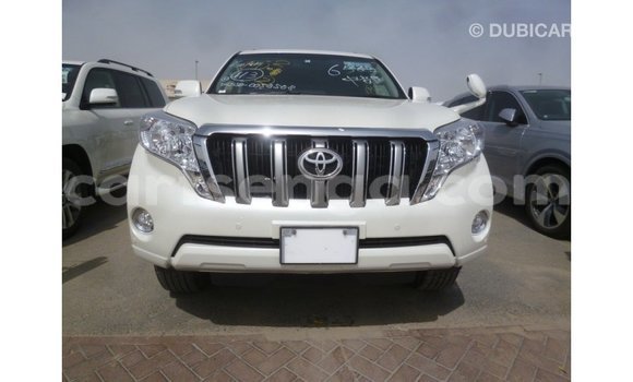 Acheter Import Voiture Toyota Prado Blanc à Import - Dubai, Hhohho Acheter Import Voiture Toyota Prado Blanc à Import - Dubai, Hhohho
