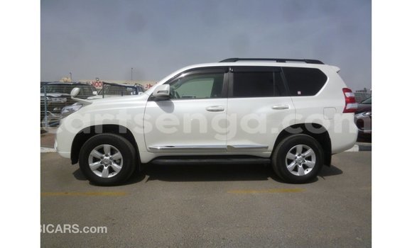 Acheter Import Voiture Toyota Prado Blanc à Import - Dubai, Hhohho Acheter Import Voiture Toyota Prado Blanc à Import - Dubai, Hhohho