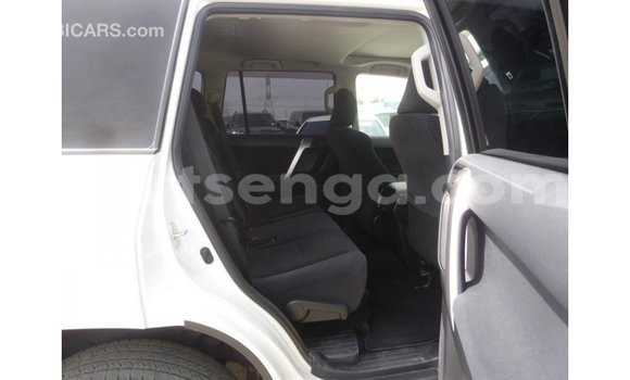 Acheter Import Voiture Toyota Prado Blanc à Import - Dubai, Hhohho Acheter Import Voiture Toyota Prado Blanc à Import - Dubai, Hhohho