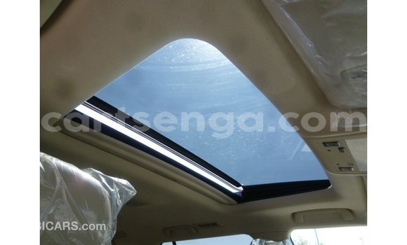 Acheter Import Voiture Toyota Land Cruiser Blanc à Import - Dubai, Hhohho Acheter Import Voiture Toyota Land Cruiser Blanc à Import - Dubai, Hhohho