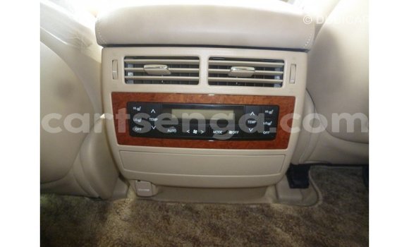 Acheter Import Voiture Toyota Land Cruiser Blanc à Import - Dubai, Hhohho Acheter Import Voiture Toyota Land Cruiser Blanc à Import - Dubai, Hhohho