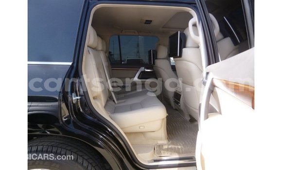 Nunua Imported Toyota Land Cruiser Black Gari ndani ya Import - Dubai nchini Hhohho Nunua Imported Toyota Land Cruiser Black Gari ndani ya Import - Dubai nchini Hhohho