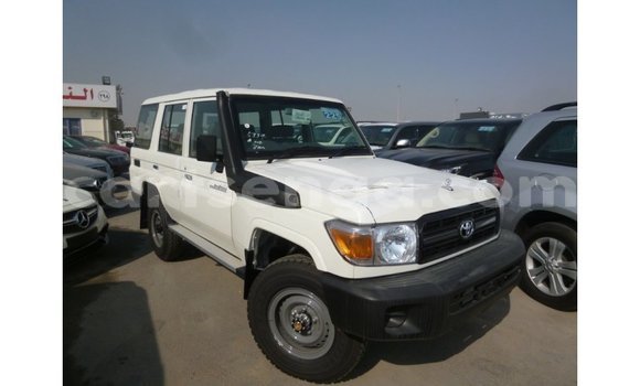 Buy Import Toyota Land Cruiser White Car in Import - Dubai in Hhohho Buy Import Toyota Land Cruiser White Car in Import - Dubai in Hhohho