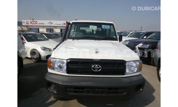 Buy Import Toyota Land Cruiser White Car in Import - Dubai in Hhohho Buy Import Toyota Land Cruiser White Car in Import - Dubai in Hhohho