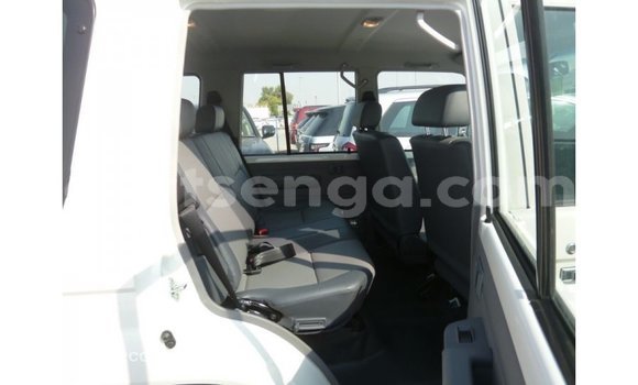 Buy Import Toyota Land Cruiser White Car in Import - Dubai in Hhohho Buy Import Toyota Land Cruiser White Car in Import - Dubai in Hhohho