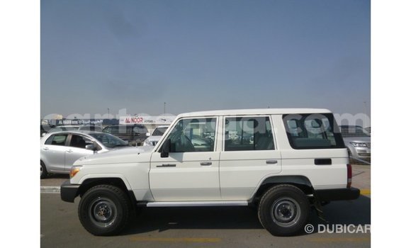 Buy Import Toyota Land Cruiser White Car in Import - Dubai in Hhohho Buy Import Toyota Land Cruiser White Car in Import - Dubai in Hhohho