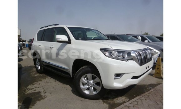 Acheter Import Voiture Toyota Prado Blanc à Import - Dubai, Hhohho Acheter Import Voiture Toyota Prado Blanc à Import - Dubai, Hhohho