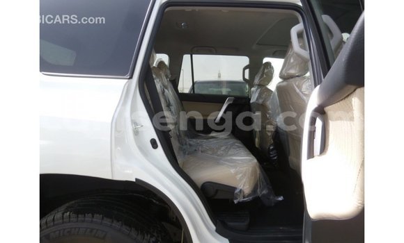 Acheter Import Voiture Toyota Prado Blanc à Import - Dubai, Hhohho Acheter Import Voiture Toyota Prado Blanc à Import - Dubai, Hhohho