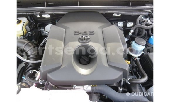 Acheter Import Voiture Toyota Prado Blanc à Import - Dubai, Hhohho Acheter Import Voiture Toyota Prado Blanc à Import - Dubai, Hhohho