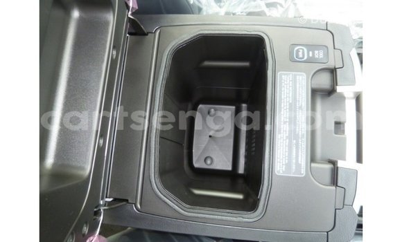 Acheter Import Voiture Toyota Land Cruiser Noir à Import - Dubai, Hhohho Acheter Import Voiture Toyota Land Cruiser Noir à Import - Dubai, Hhohho