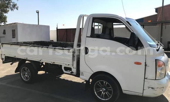 Nunua Ilio tumika Hyundai H1 White Gari ndani ya Manzini nchini Manzini Nunua Ilio tumika Hyundai H1 White Gari ndani ya Manzini nchini Manzini