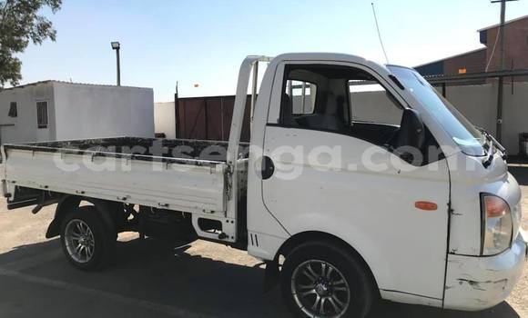 Nunua Ilio tumika Hyundai H1 White Gari ndani ya Manzini nchini Manzini Nunua Ilio tumika Hyundai H1 White Gari ndani ya Manzini nchini Manzini