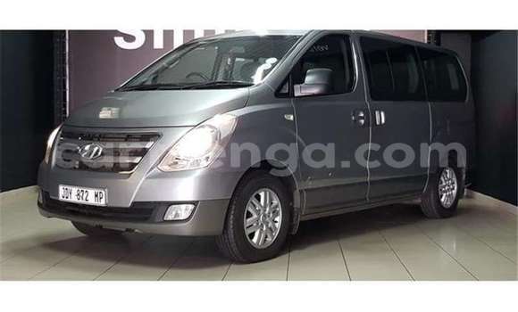 Nunua Ilio tumika Hyundai H1 Silver Gari ndani ya Manzini nchini Manzini Nunua Ilio tumika Hyundai H1 Silver Gari ndani ya Manzini nchini Manzini