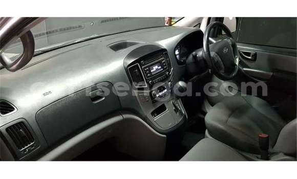 Nunua Ilio tumika Hyundai H1 Silver Gari ndani ya Manzini nchini Manzini Nunua Ilio tumika Hyundai H1 Silver Gari ndani ya Manzini nchini Manzini