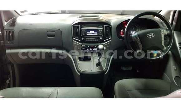 Nunua Ilio tumika Hyundai H1 Silver Gari ndani ya Manzini nchini Manzini Nunua Ilio tumika Hyundai H1 Silver Gari ndani ya Manzini nchini Manzini