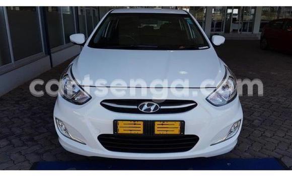 Acheter Occasion Voiture Hyundai Accent Blanc à Big Bend, Lubombo District Acheter Occasion Voiture Hyundai Accent Blanc à Big Bend, Lubombo District