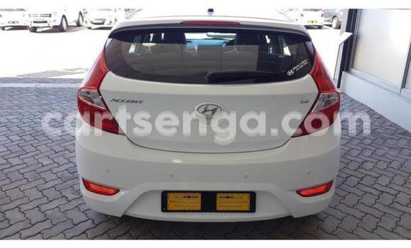Acheter Occasion Voiture Hyundai Accent Blanc à Big Bend, Lubombo District Acheter Occasion Voiture Hyundai Accent Blanc à Big Bend, Lubombo District