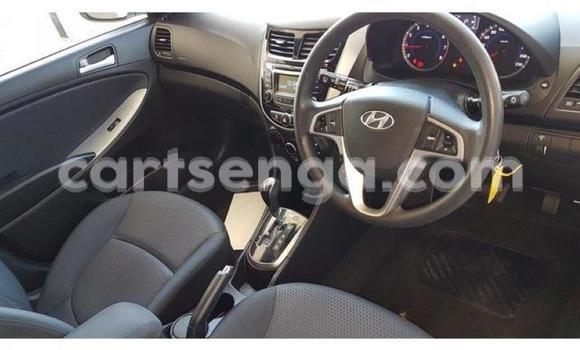 Acheter Occasion Voiture Hyundai Accent Blanc à Big Bend, Lubombo District Acheter Occasion Voiture Hyundai Accent Blanc à Big Bend, Lubombo District