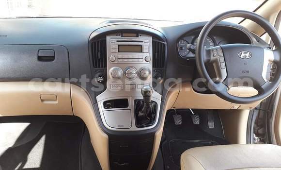 Acheter Occasion Voiture Hyundai H1 Gris à Big Bend, Lubombo Acheter Occasion Voiture Hyundai H1 Gris à Big Bend, Lubombo