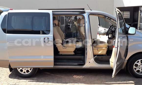 Acheter Occasion Voiture Hyundai H1 Gris à Big Bend, Lubombo Acheter Occasion Voiture Hyundai H1 Gris à Big Bend, Lubombo