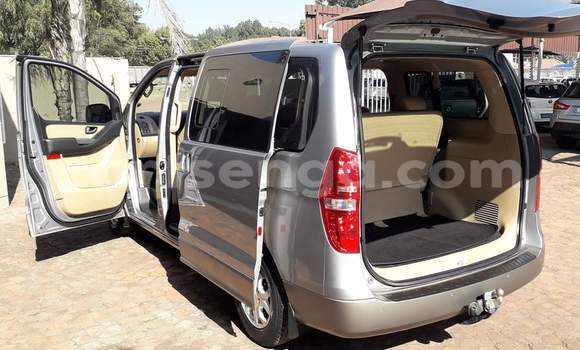 Acheter Occasion Voiture Hyundai H1 Gris à Big Bend, Lubombo Acheter Occasion Voiture Hyundai H1 Gris à Big Bend, Lubombo