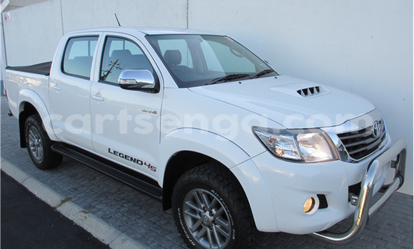 Buy Used Toyota Hilux White Car in Ezulwini in Hhohho Buy Used Toyota Hilux White Car in Ezulwini in Hhohho