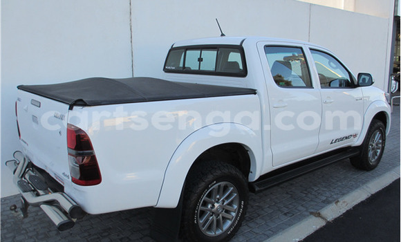 Buy Used Toyota Hilux White Car in Ezulwini in Hhohho Buy Used Toyota Hilux White Car in Ezulwini in Hhohho