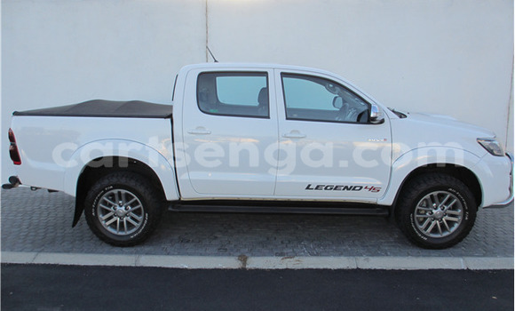 Buy Used Toyota Hilux White Car in Ezulwini in Hhohho Buy Used Toyota Hilux White Car in Ezulwini in Hhohho