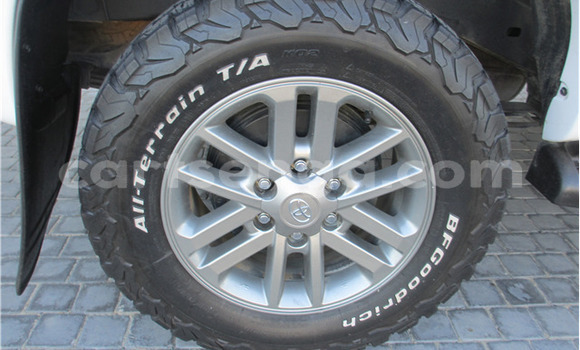 Buy Used Toyota Hilux White Car in Ezulwini in Hhohho Buy Used Toyota Hilux White Car in Ezulwini in Hhohho