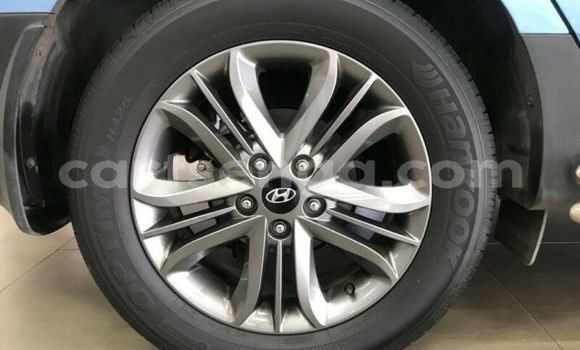 Buy Used Hyundai ix35 Blue Car in Ezulwini in Hhohho Buy Used Hyundai ix35 Blue Car in Ezulwini in Hhohho
