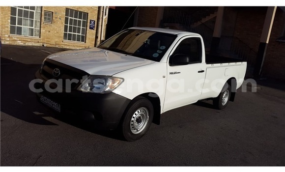 Buy Used Toyota Hilux White Car in Ezulwini in Hhohho Buy Used Toyota Hilux White Car in Ezulwini in Hhohho