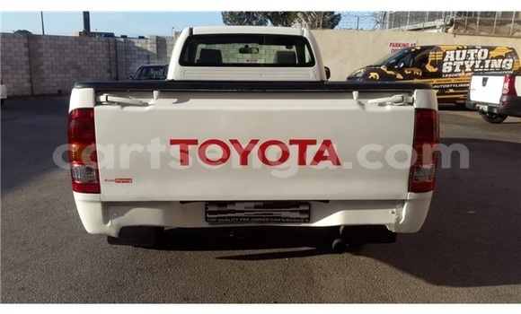Buy Used Toyota Hilux White Car in Ezulwini in Hhohho Buy Used Toyota Hilux White Car in Ezulwini in Hhohho