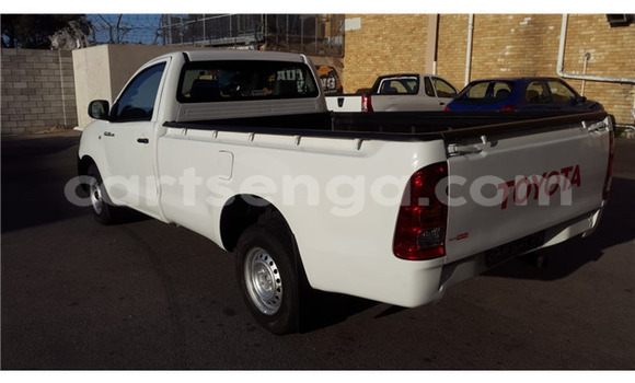Buy Used Toyota Hilux White Car in Ezulwini in Hhohho Buy Used Toyota Hilux White Car in Ezulwini in Hhohho