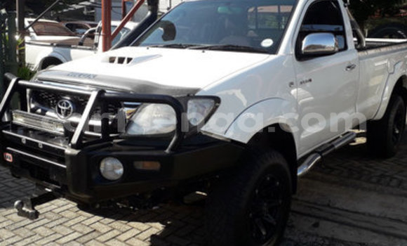 Buy Used Toyota Hilux White Car in Manzini in Manzini Buy Used Toyota Hilux White Car in Manzini in Manzini