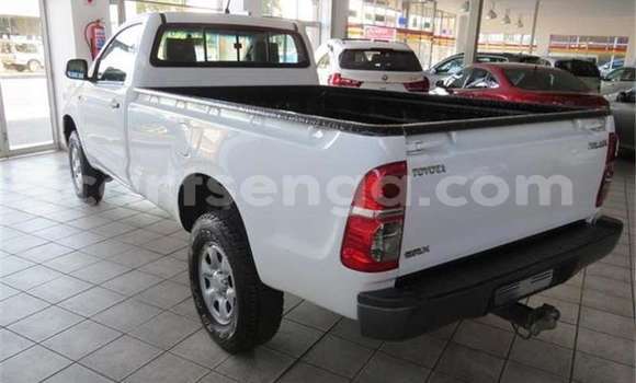 Nunua Ilio tumika Toyota Hilux White Gari ndani ya Manzini nchini Manzini Nunua Ilio tumika Toyota Hilux White Gari ndani ya Manzini nchini Manzini